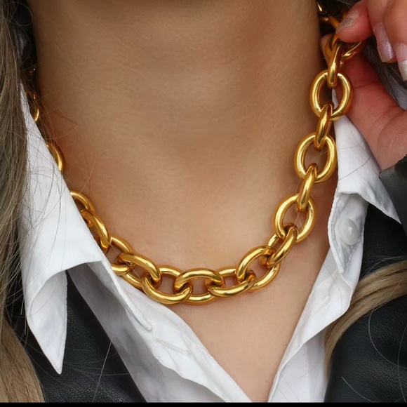 non branded Jewelry - Elegant 18 K Gold Plated Stainless Steel Chain Necklace